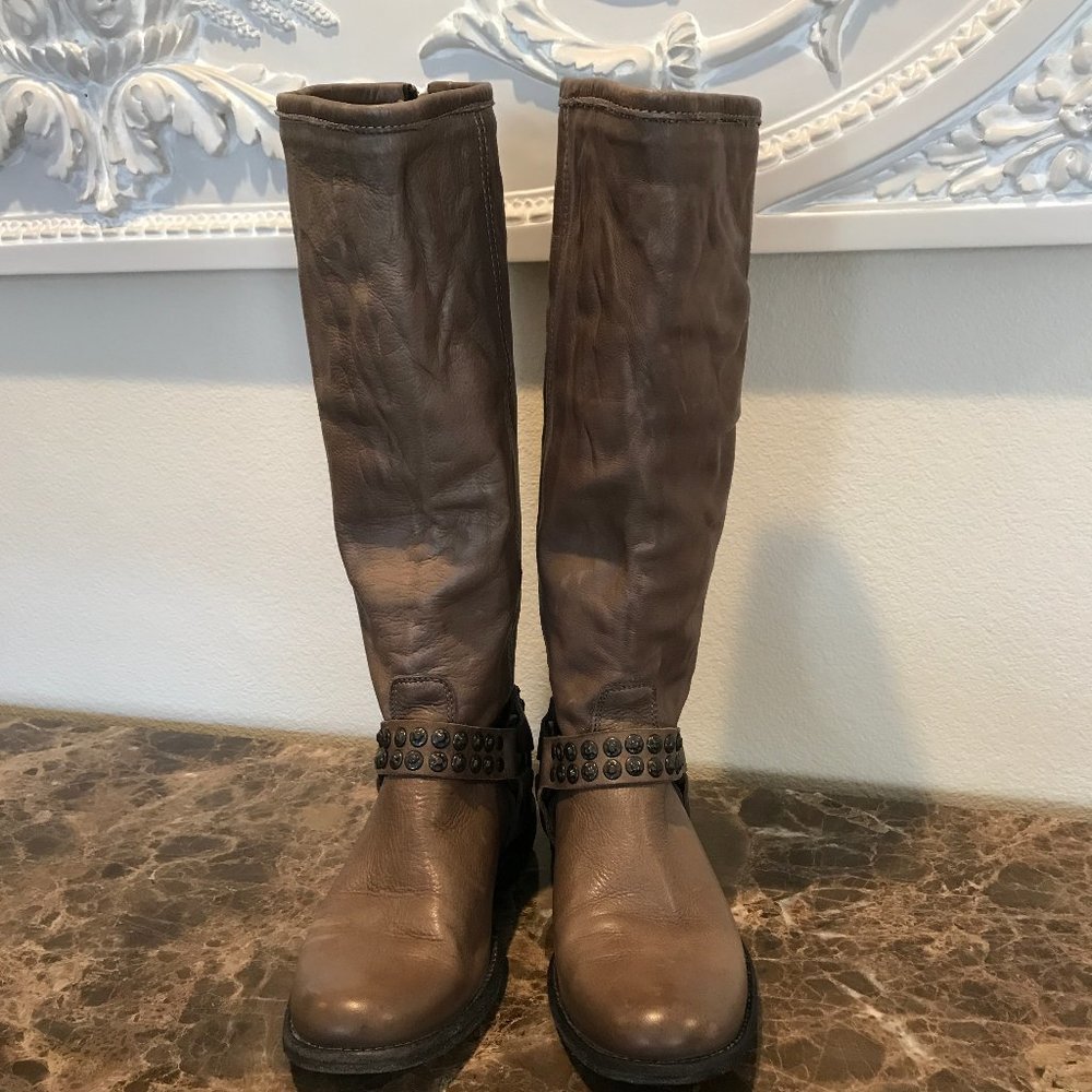 FRYE PHILLIP STUDDED HARNESS BOOTS PRE-OWNED 7